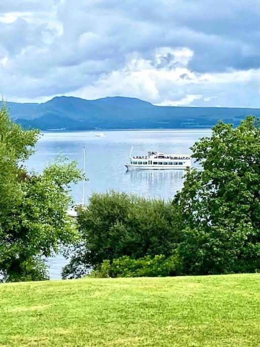 Апартаменти Loch View At Lomond Castle Баллох Екстер'єр фото