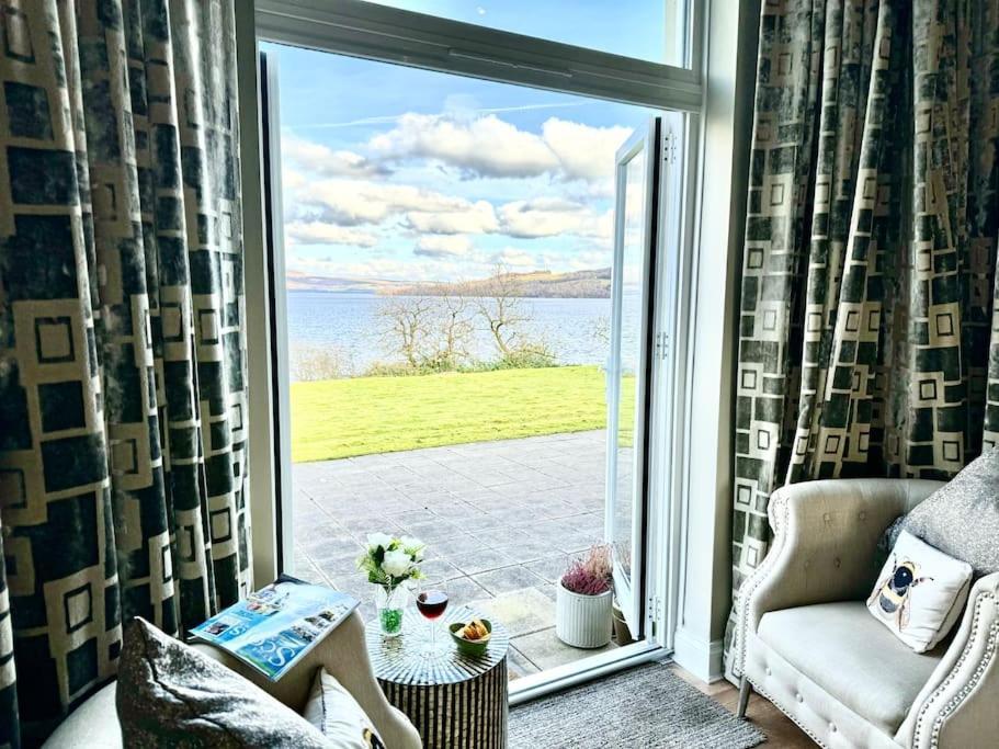 Апартаменти Loch View At Lomond Castle Баллох Екстер'єр фото