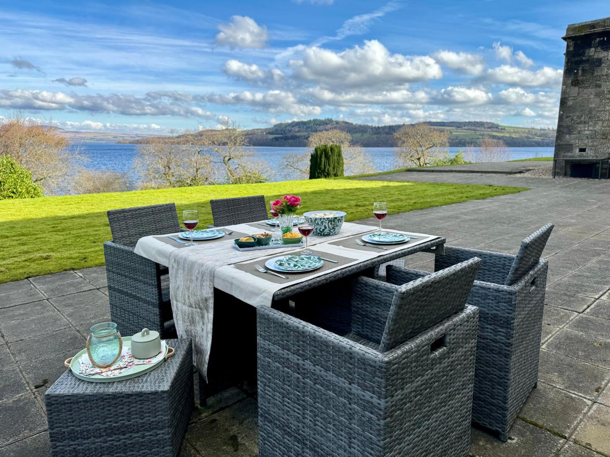 Апартаменти Loch View At Lomond Castle Баллох Екстер'єр фото